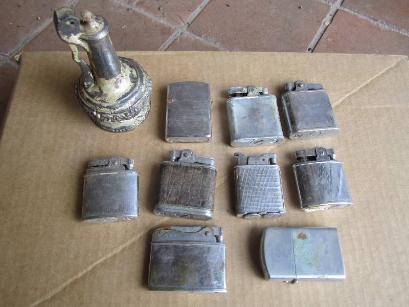lot 210 image: Lot of 10 Vintage Lighters...