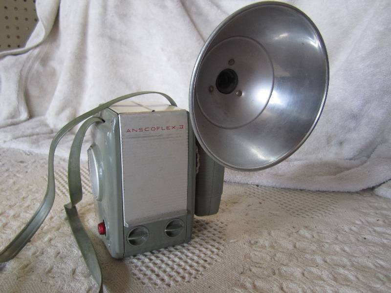 lot 233 image: Vintage Camera Anscoflex II ...