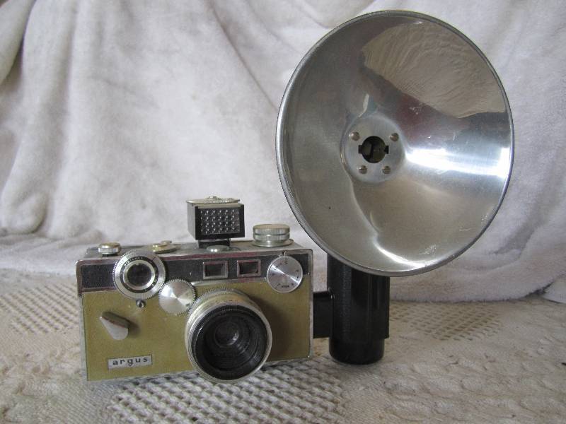 lot 234 image: Vintage Camera Argus ...