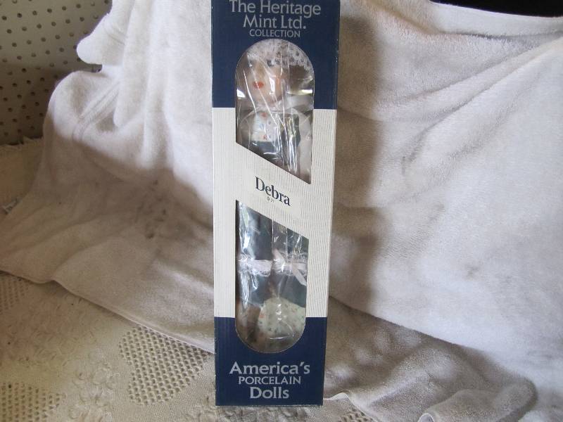 lot 250 image: Porcelain Doll New in Box 16...