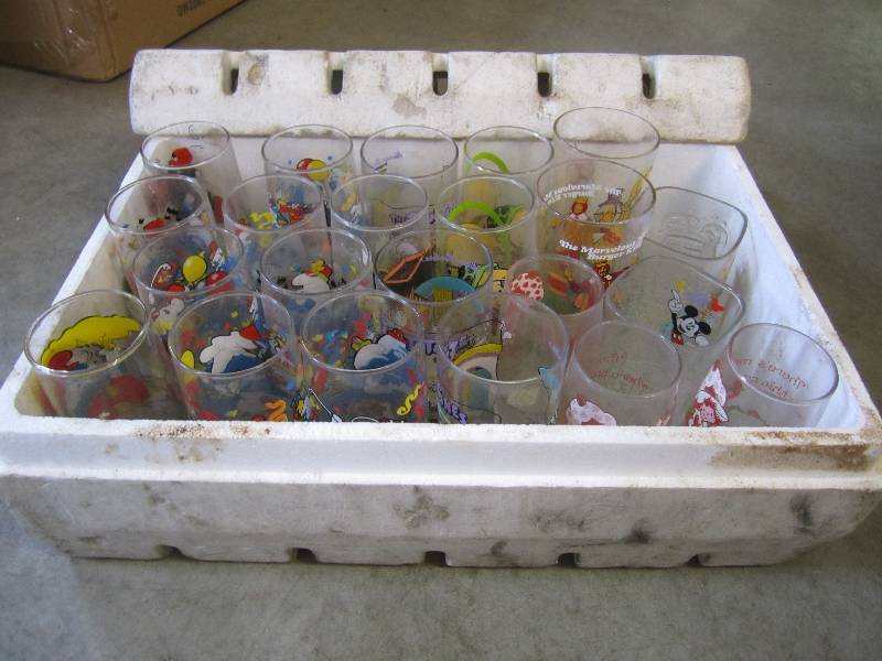 lot 252 image: Lot of misc Collector Glasses in a ...