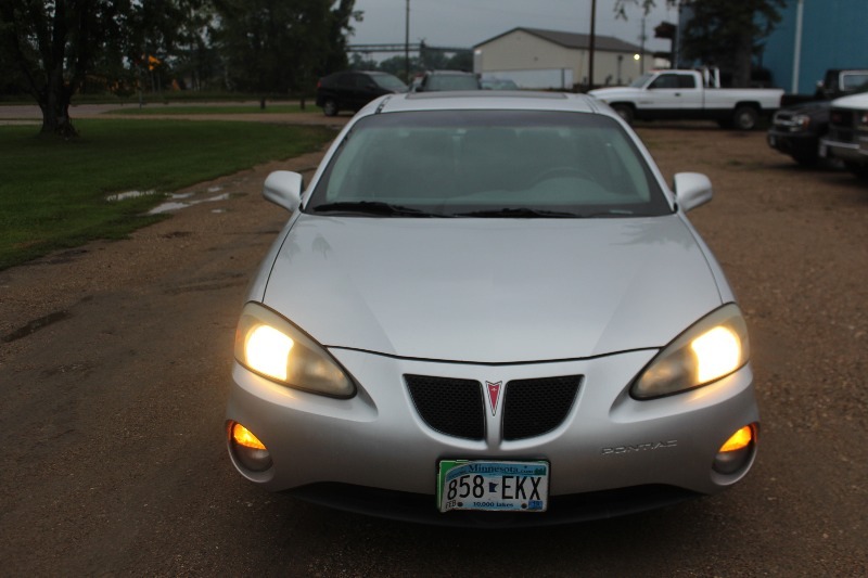 lot 1751 image: 2004 Pontiac Grand Prix GT 3.8l V6