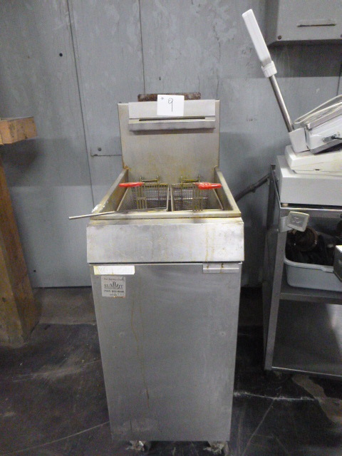 lot 9 image: Vulcan Deep Fryer