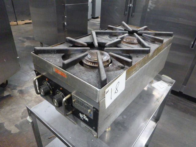 lot 18 image: Star 2 Burner Table Top Stove
