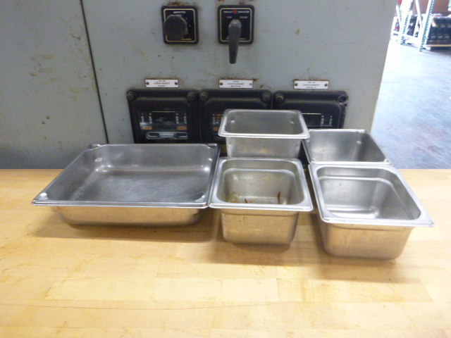 lot 39 image: Miscellaneous Containers