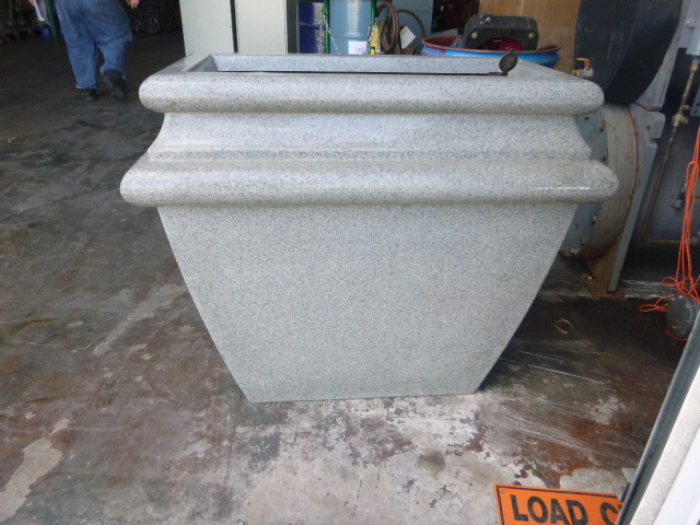 lot 44 image: Flower Pot