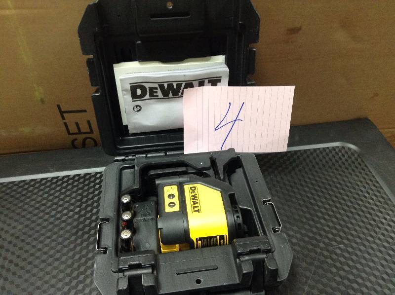 lot 4 image: Dewalt DW088K Self Leveling HorizontalVertical Line Laser never used