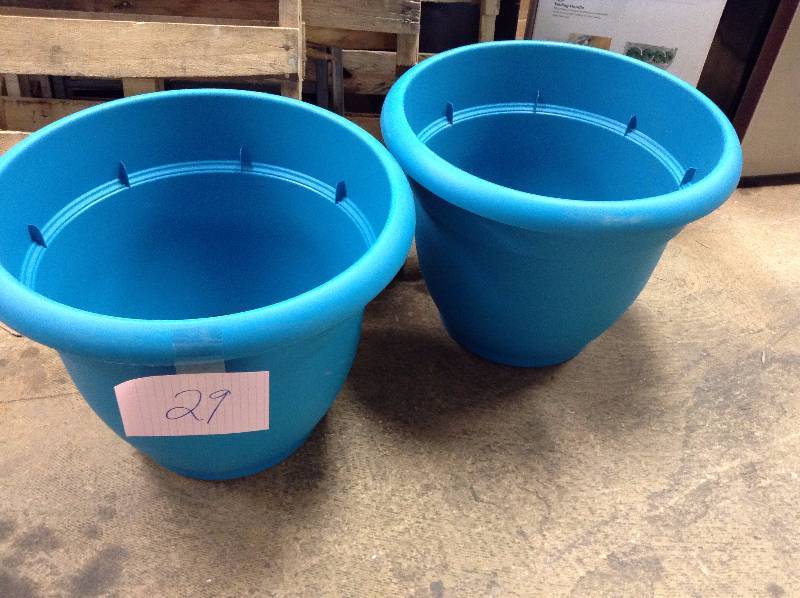 lot 29 image: Set of 2 Fiskars 20 Inch Ariana with Self-Watering Grid, Black New