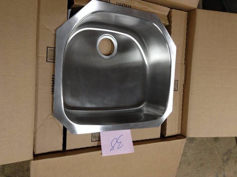 lot 38 image: Elkay ELUH2118  Harmony Lustertone stainless steel single bowl undermount sink