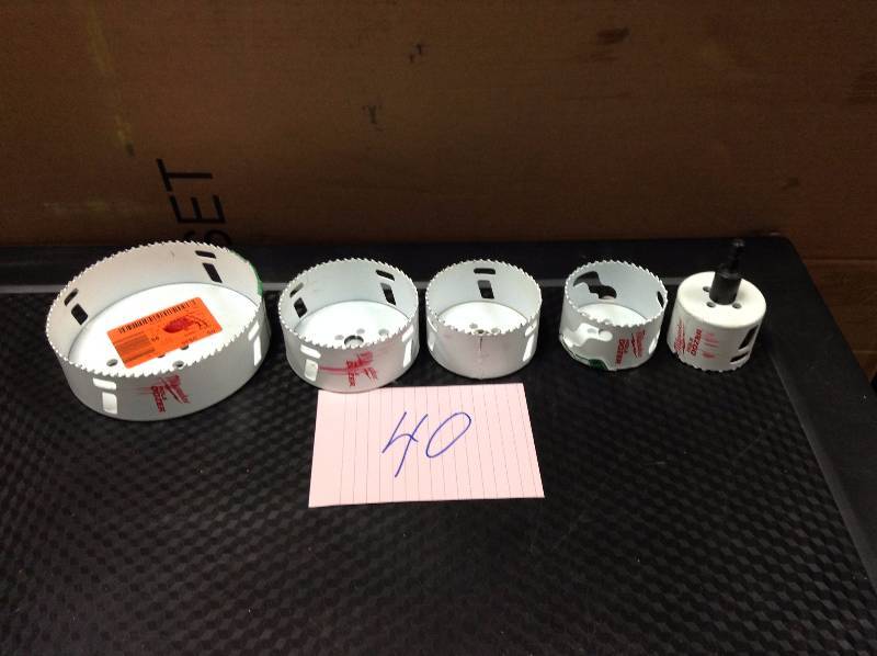 lot 40 image: Lot of assorted Milwaukee Bi Metal Hole saws