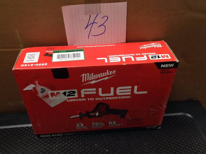 lot 43 image: Milwaukee Hackzall M12 2520-21 battery and charger included