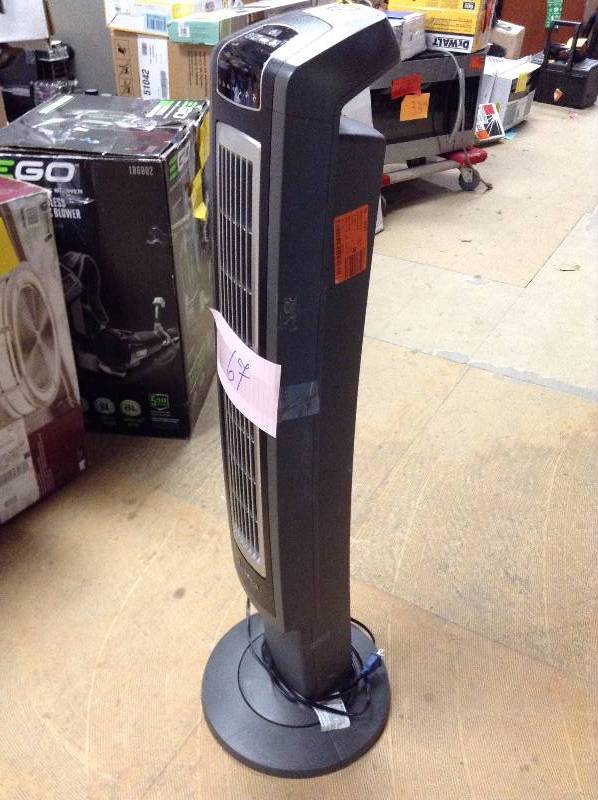lot 67 image: 42 Gray Tower Fan
