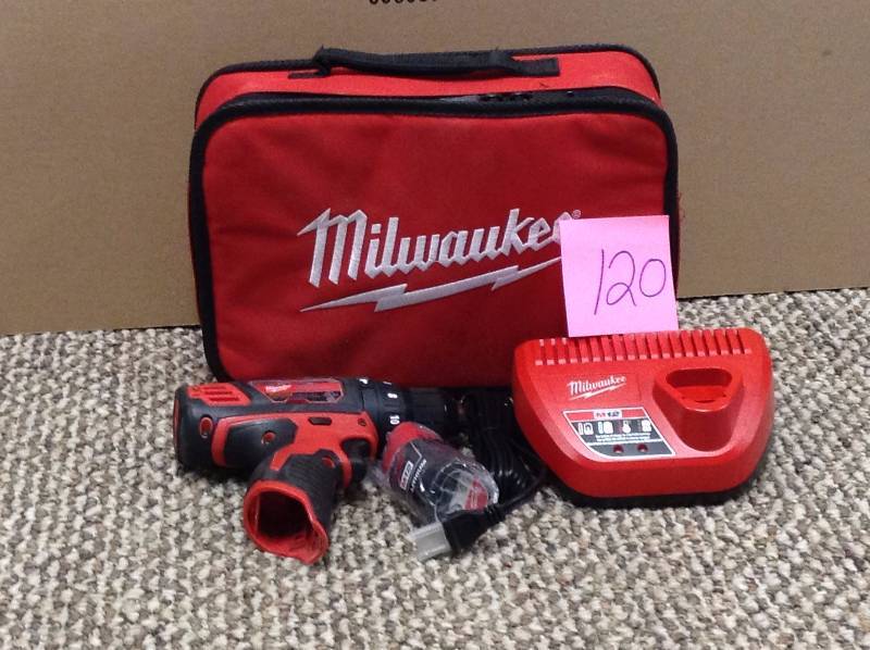 lot 120 image: Milwaukee M12 Hammer Drill Driver in like new condition