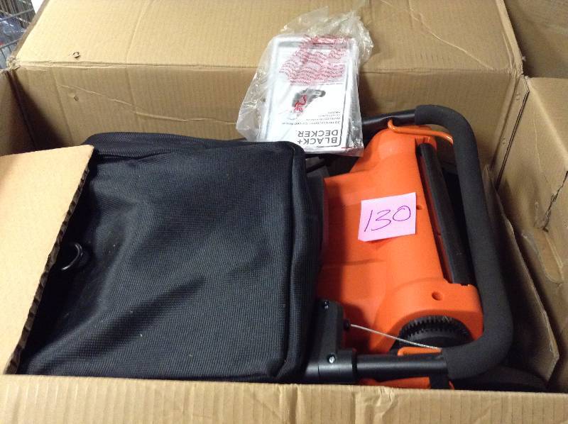 lot 130 image: Black and Decker 13 amp 20 in corded Lawn mower