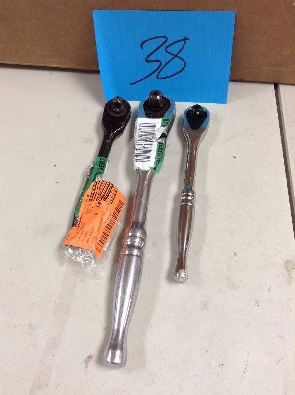 lot 38 image: Lot of assorted Husky Wrenches