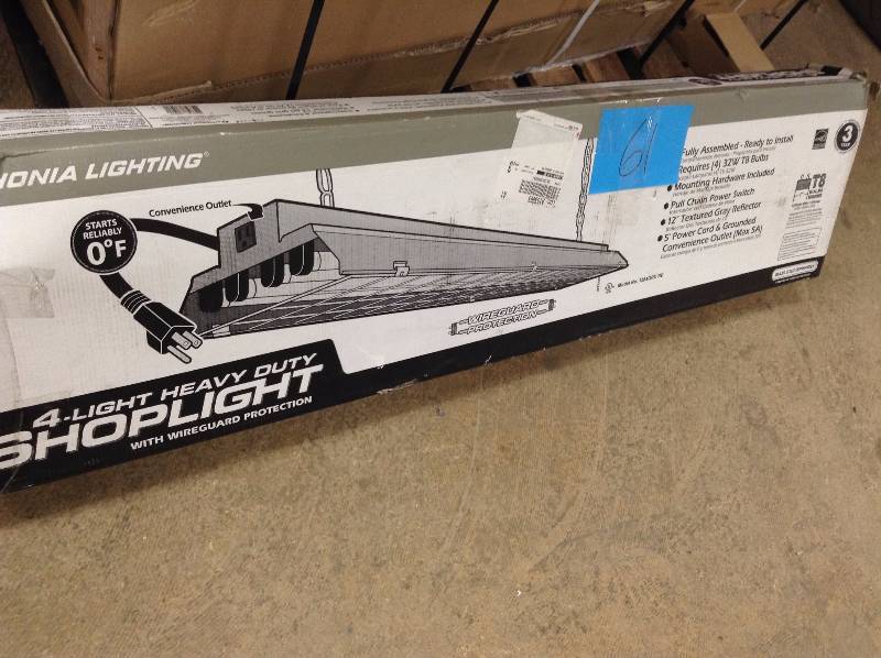 lot 61 image: Light Heavy Duty shoplight
