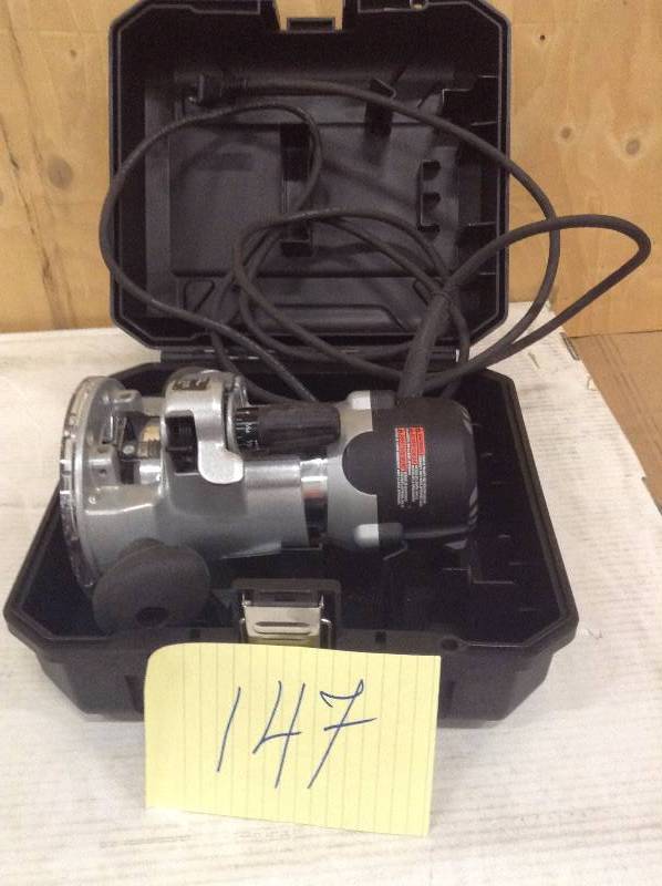lot 147 image: Porter Cable 892 fixed base router,2 14 hp in like new condition
