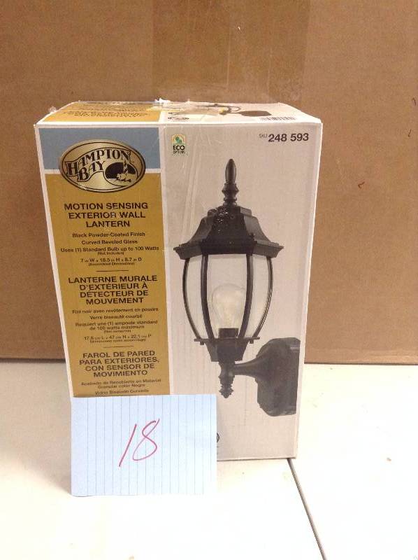 Hampton sensing exterior wall lantern new