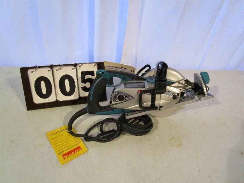 Makita Magnesium Hypoid Saw