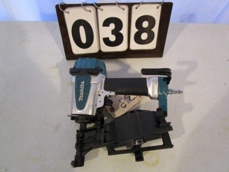 Makita Pneumatic Roofing Coil Nailer
