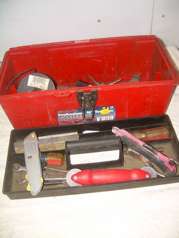 lot 5 image: TOOL BOX WITH MISC TOOLS