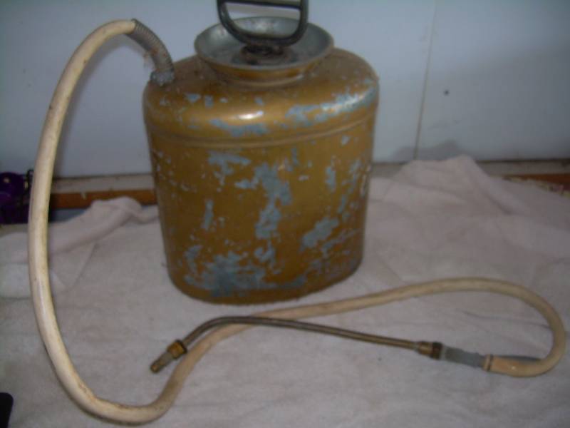lot 6 image: VINTAGE GARDEN MARK SPRAYER
