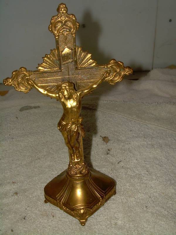 lot 33 image: ANTIQUE BRASS JESUS STATUE
