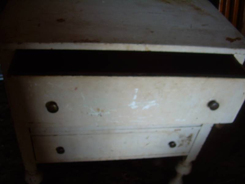 lot 34 image: ANTIQUE DRESSER
