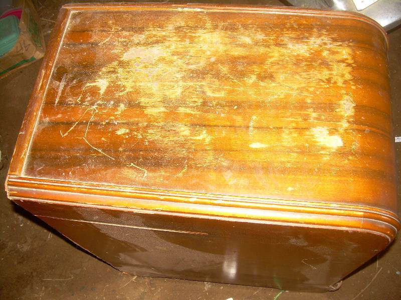 lot 35 image: ANTIQUE NIGHT STAND
