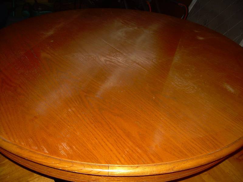 lot 45 image: ROUND PEDISTAL TABLE 5 CHARS
