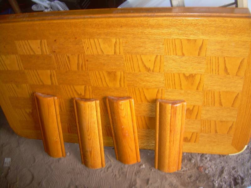 lot 49 image: COFFEE TABLE
