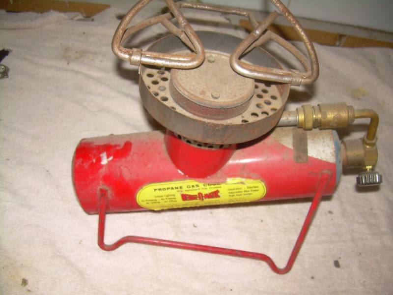lot 60 image: VINTAGE PROPANE GAS COOKER