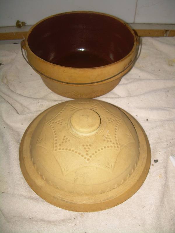 lot 63 image: ANTIQUE CROCK BOWL