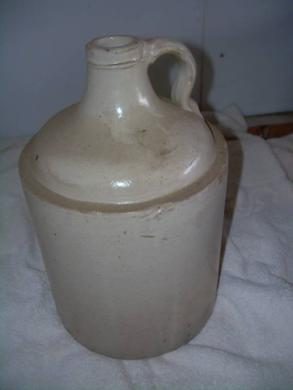 lot 66 image: VINTAGE 1 GALLON CROCK JUG