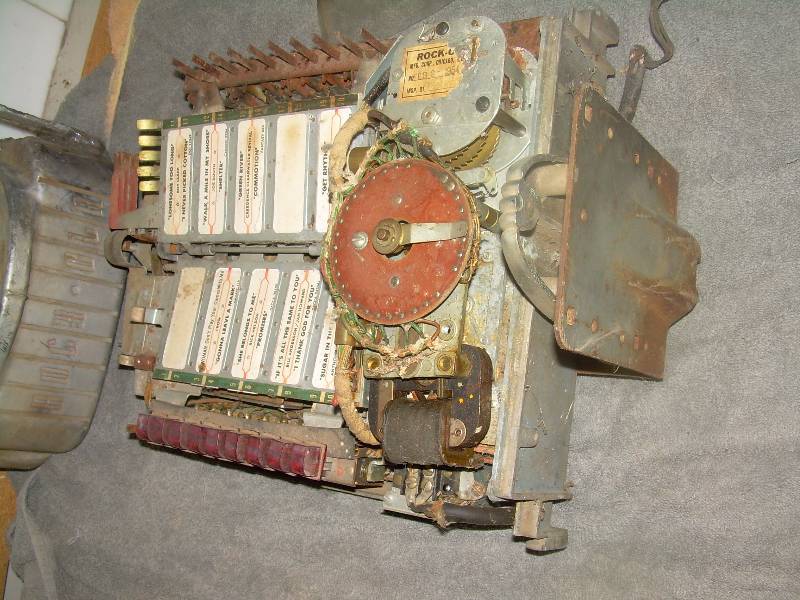 lot 99 image: VINTAGE ROCKOLA TABLE TOP JUKE BOX