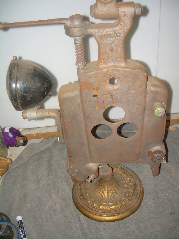 lot 100 image: ANTIQUE FRONT PANEL FOR A JOHN DEERE TRACTOR