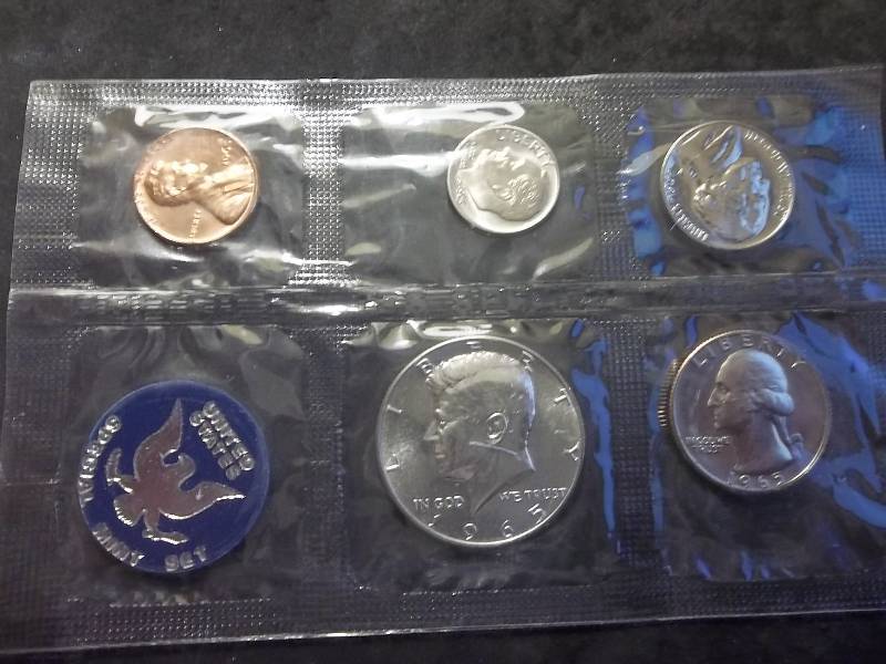 1965 US Special Mint Set With Silver Kennedy Half Dollar