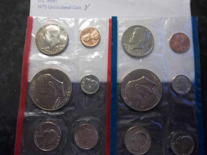 1975 US Mint Unc Coin Set P & D In Original Packaging