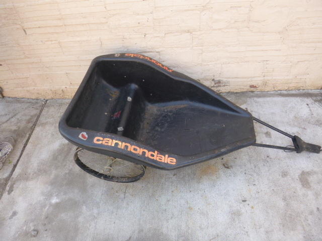 lot 15 image: Cannondale Bicycle Cart