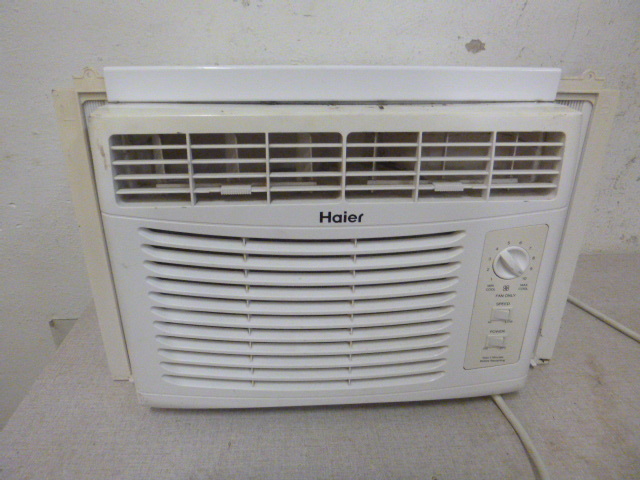 lot 21 image: Haier Air Conditioner