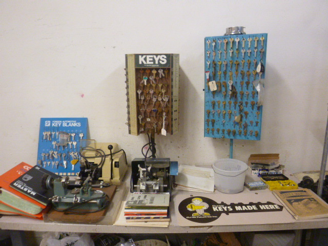 lot 31 image: 3 Key Machines