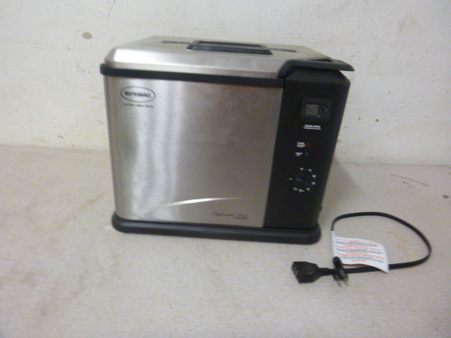 lot 39 image: Butterball Electric Turkey Cooker