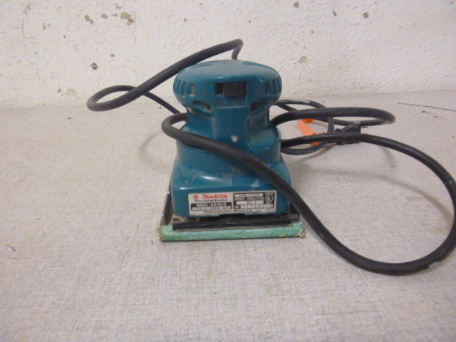 lot 48 image: Makita Finishing Sander