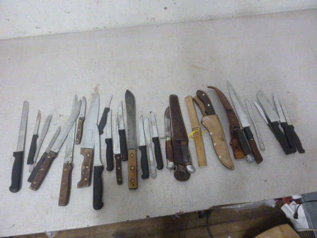 lot 84 image: Miscellaneous Knives