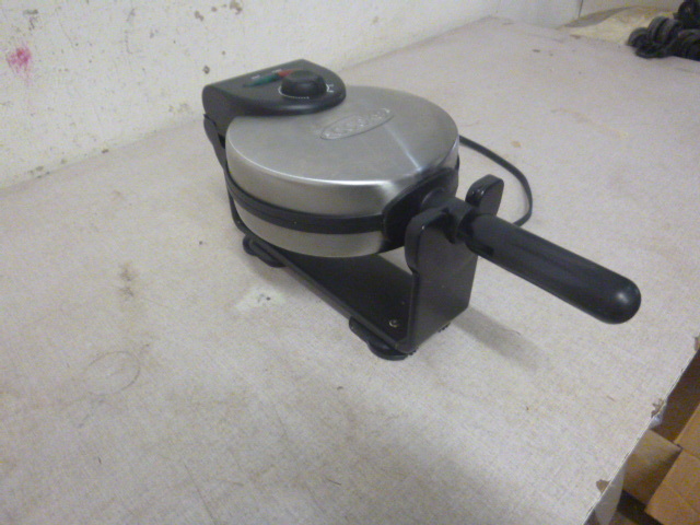 lot 120 image: Cooks Waffle Maker