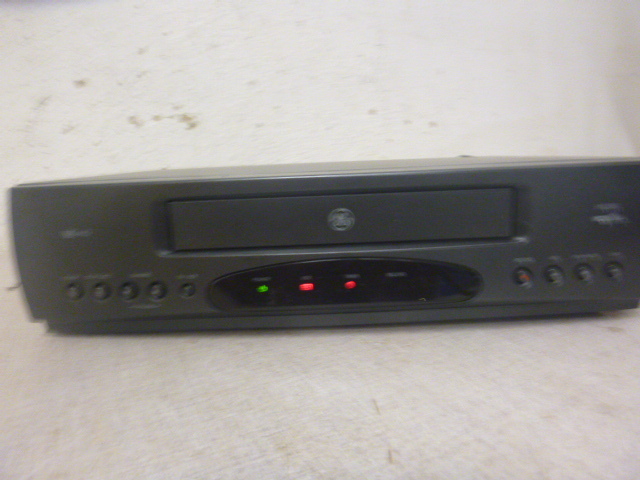 lot 161 image: GE VCR Player