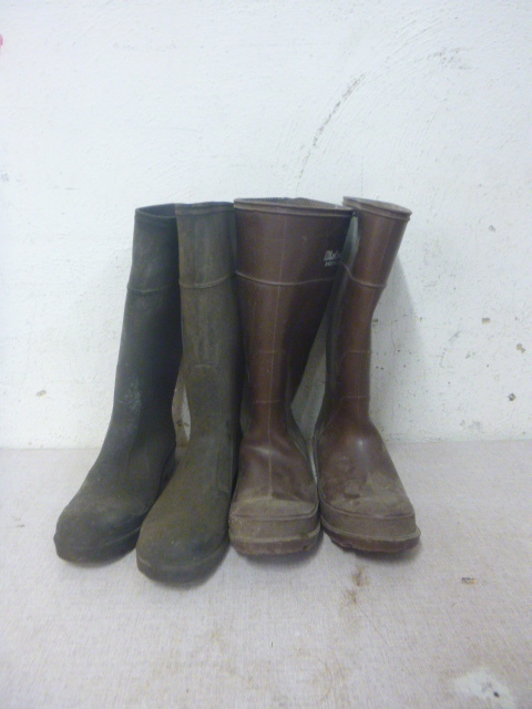 lot 184 image: 2 Pair of Rubber Boots