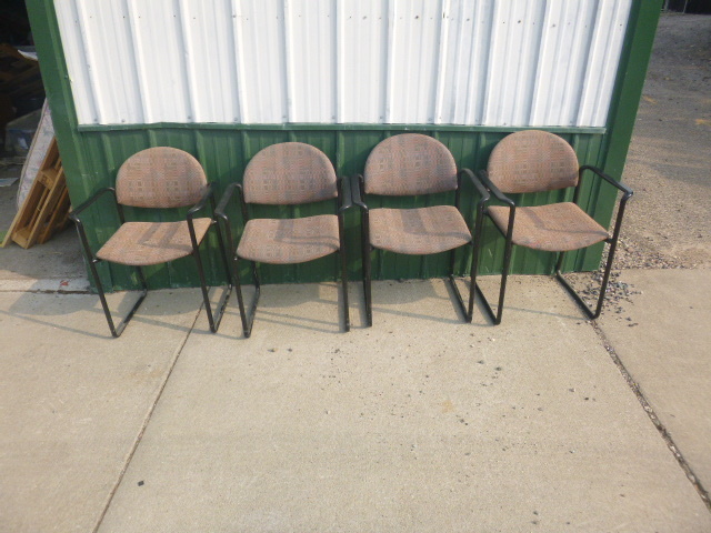 lot 194 image: 4 Conference Room Chairs