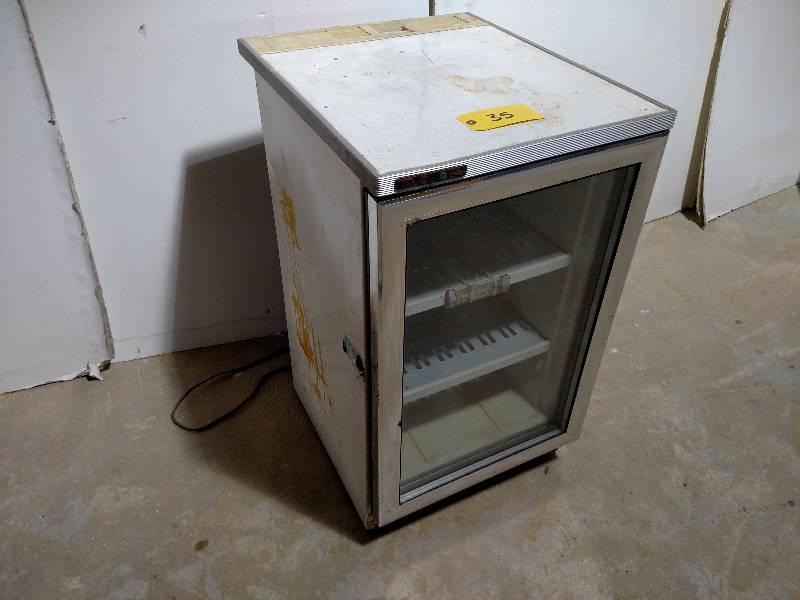lot 35 image: Refrigerator, Works...