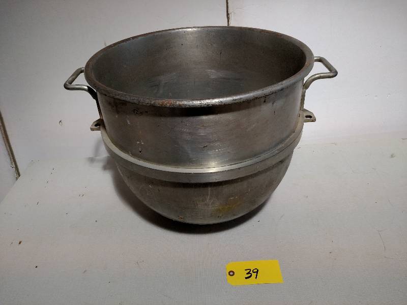lot 39 image: VMLH 60 Mixing Bowl...